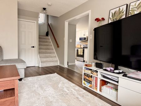 For Lease - 35 Champine Square, Clarington, Ontario - Photo 4