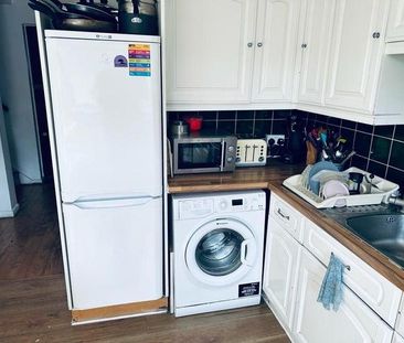 1 bedroom in a flat share to rent - Photo 6