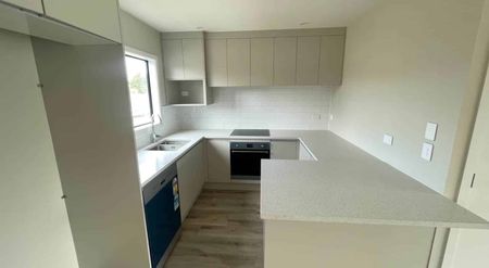 Executive Living - NEW PRICE - Photo 3