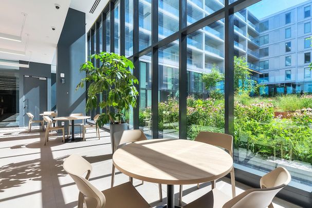 1250 Avenue Thérèse-Lavoie-Roux, Montréal, QC - Photo 1
