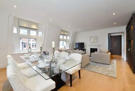 A luxurious two bedroom apartment situated within a stunning Grade II listed building in Mayfair. - Photo 4