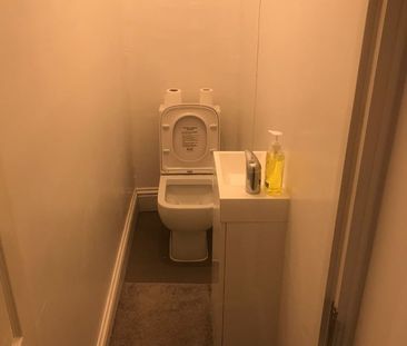 Room in a Shared House, Bengal Road, IG1 - Photo 3