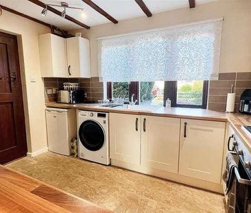 Sunnybank, Denby Dale, Huddersfield, HD8 - Photo 2