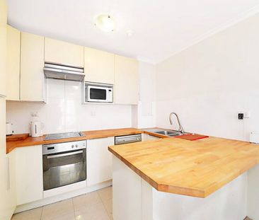 Conveniently located amongst CBD Spacious residence Furnished - Photo 4