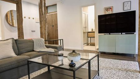 2-bedroom apartment for rent in Universidad. - Photo 2