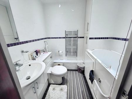 1 bedroom Flat To Let Total Size: 445 SQ FT - Photo 2