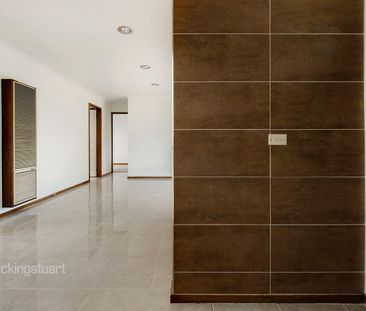 Prime Location - Photo 1