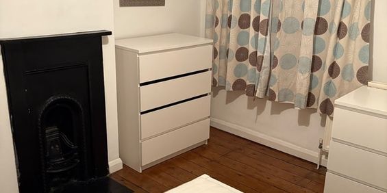 Room in a Shared House, Ashton Court, LU1 - Photo 3