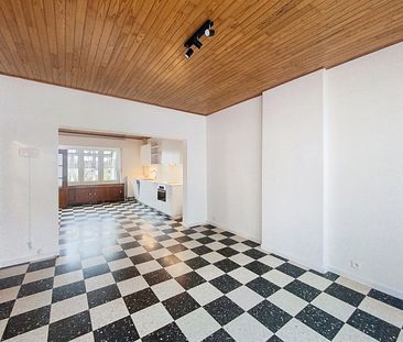 Vernieuwde woning met zonnepanelen, 4 kamers en bureau - Photo 1