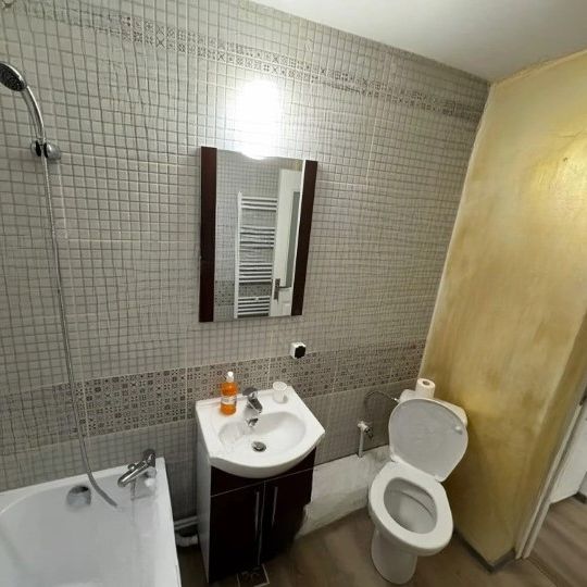Apartament cu 3 camere, zona Podu Ros - Fotografie 1