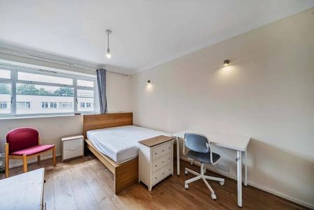 1 bedroom in a flat share to rent - Photo 4