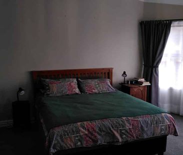 Modernised home with sun, space and views - Photo 2