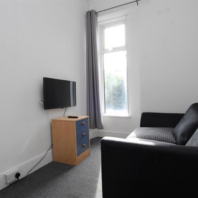 5 bedroom house to rent - Photo 1