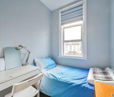 3 bedroom flat to rent - Photo 3