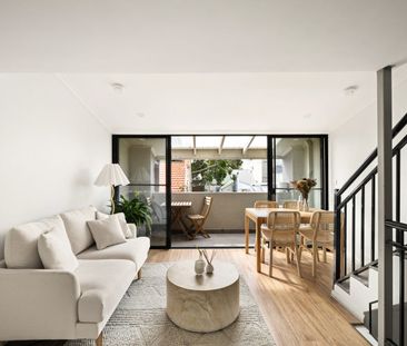 Part Furnished | Quiet Position | Incredible Convenience - Photo 1