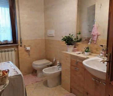 AMPIO BILOCALE DI 60MQ - Libero Subito - Foto 2