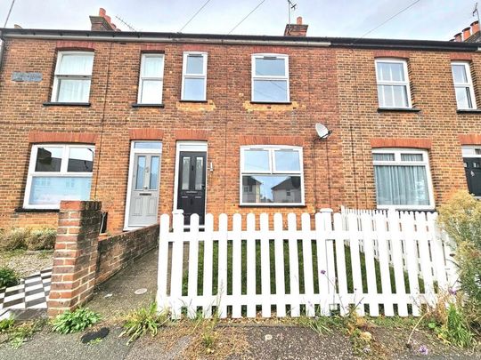 3 bedroom terraced house to rent - Photo 1
