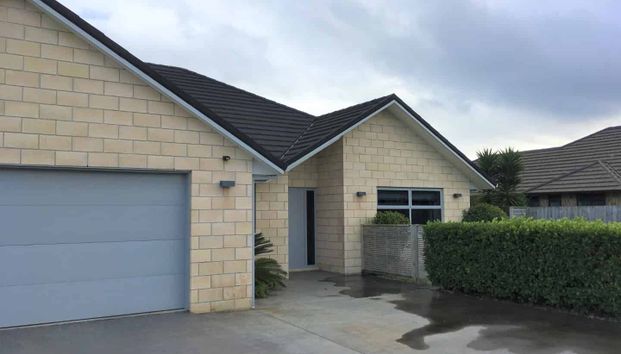 Beautiful home in Isobel - Photo 1