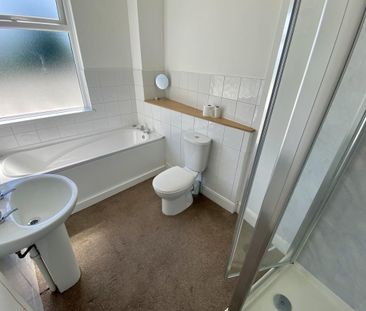 3 bedroom flat to rent - Photo 5