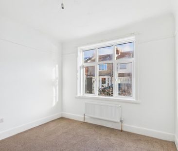 3 bedroom detached bungalow to rent - Photo 2