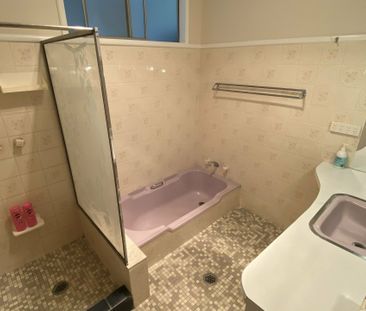 Family-Friendly Rental Home in Narromine - Photo 2