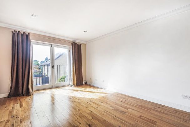 3 bedroom end of terrace house to rent - Photo 1