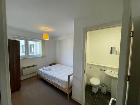 2 bedroom flat to rent - Photo 3