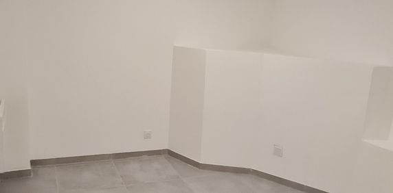 T3/4 Rénové avec terrasse/jardin– Secteur Calme Marseille 13004 - Photo 2