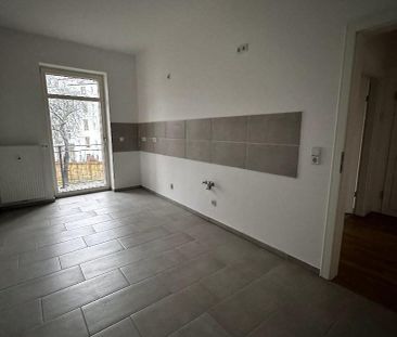 Traumhafte Denkmal-Wohnung mit Lift, Balkon, Parkett, Design Bad - Photo 1