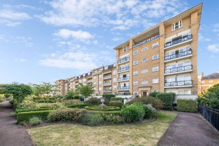 2 bedroom flat in Barnes - Photo 4