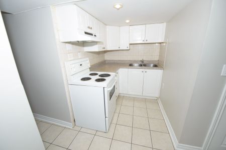 For Lease - 3765 Keenan Crescent Unit# 2, Mississauga, Ontario - Photo 2