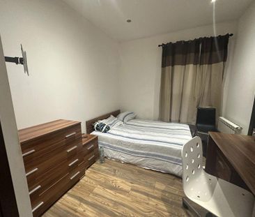 Property to rent - Photo 2