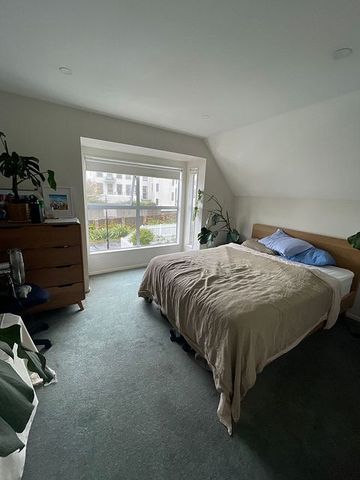 Modern 4BR Townhouse in Te Aro! - Photo 4