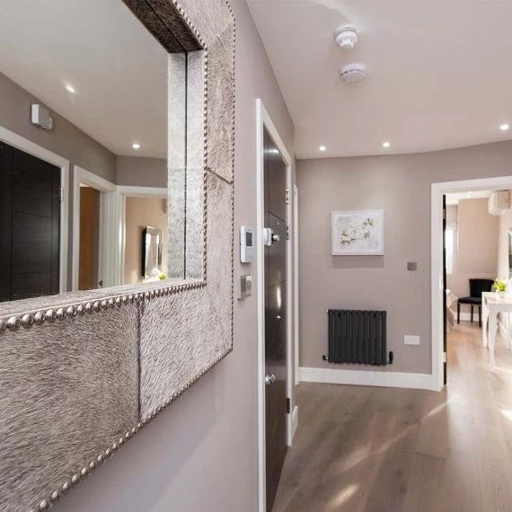 3 Bedroom Flat - Photo 1