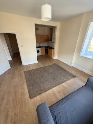 1 Bed Flat, Newburgh Road, W3 - Photo 1