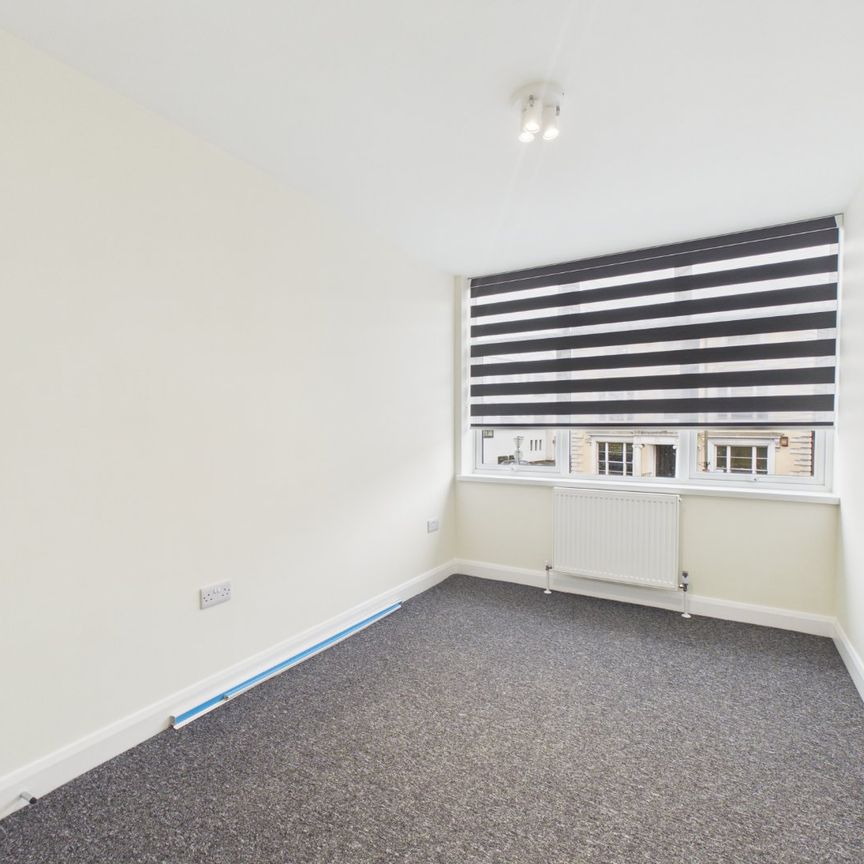 2 bedroom Maisonette in Frimley High Street, Camberley - Photo 1