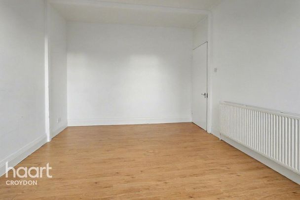 3 bedroom flat to rent - Photo 1