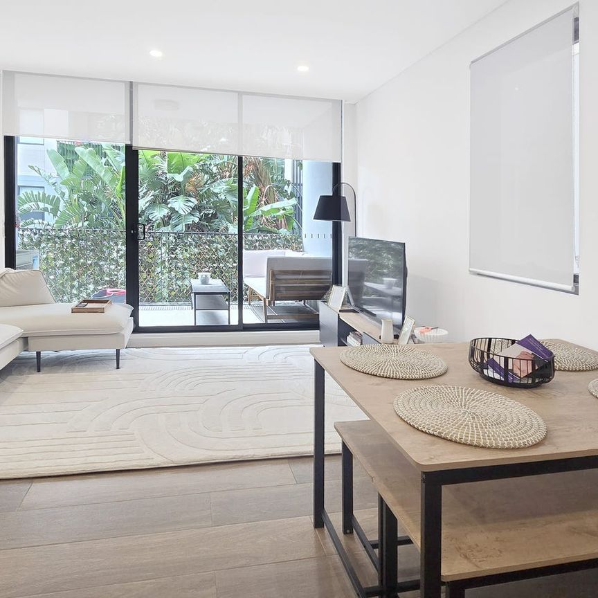 ONSITE PROPERTY MANAGER - 1 BED PLUS MPR - CAN BE FURNISHED - Photo 1