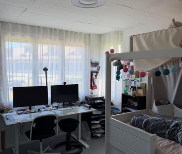 Wunderschönes 5,5-Zimmer Doppel-Einfamilienhaus mit Garten in Gümligen - Photo 4