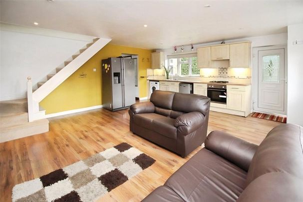 3 bedroom end of terrace house to rent - Photo 1