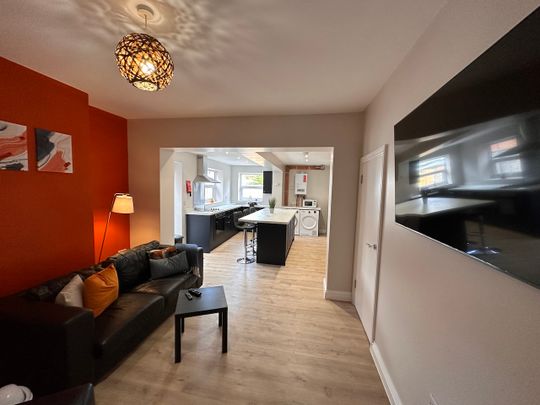 4 en-suite bedroom house - Photo 1