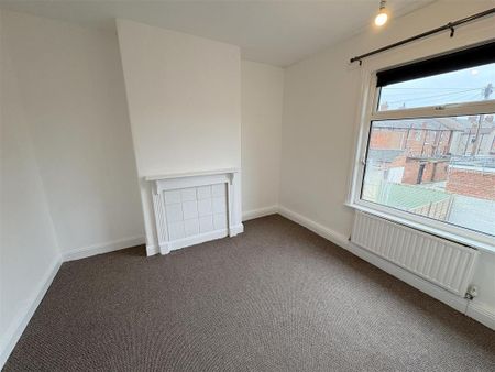 3 bedroom terraced house to rent - Photo 2