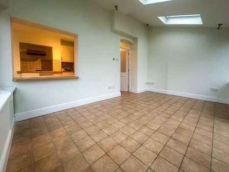 3 bedroom end of terrace house to rent - Photo 5