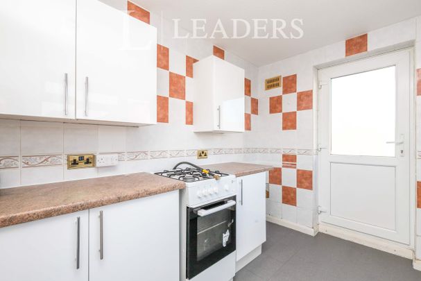 2 bedroom bungalow to rent Mountbatten Drive - Photo 1