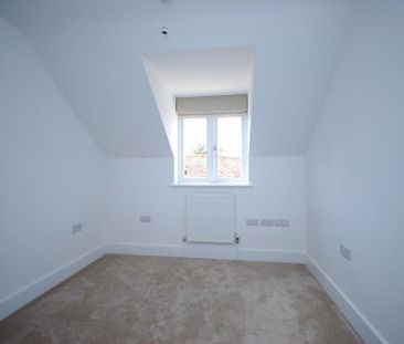 2 bedroom link detached house to rent - Photo 3