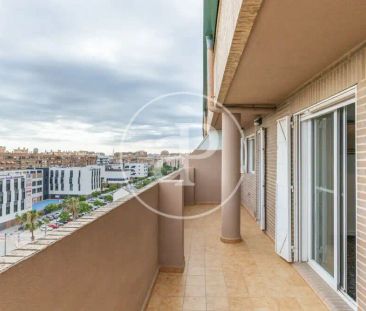 Valencia - Photo 1