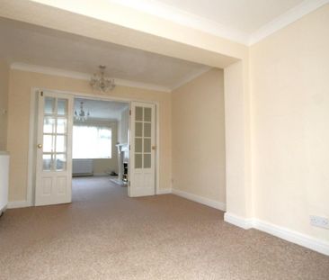 3 bedroom semi-detached house to rent - Photo 3