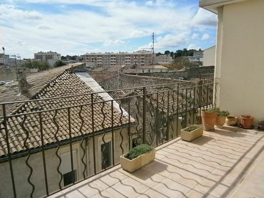 NIMES POMPIDOU / JEAN JAURES - T3 avec GARAGE, BALCON et CAVE - Photo 1