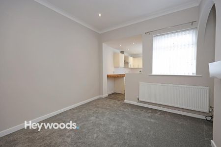 2 bedroom terraced house to rent - Photo 4