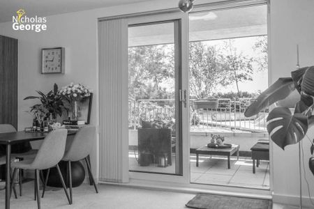 1 bedroom flat to rent - Photo 2